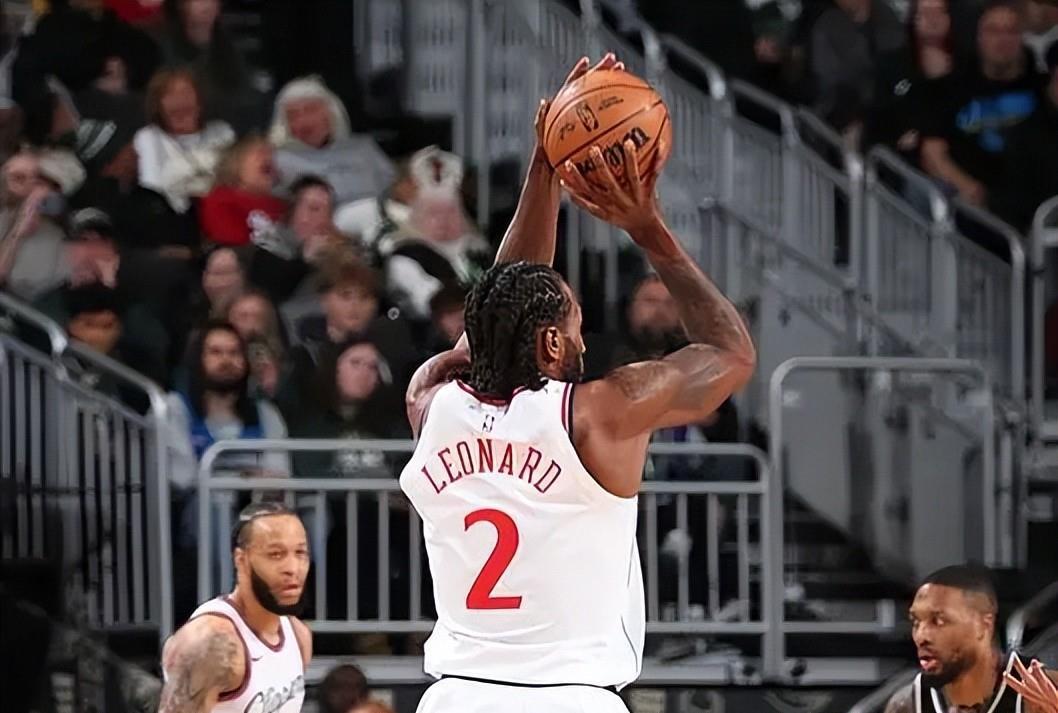 爱游戏AYX下载官网字母哥焦点对战，哈登与60激战加拿大队分钟，比赛局势复杂胜负难料！