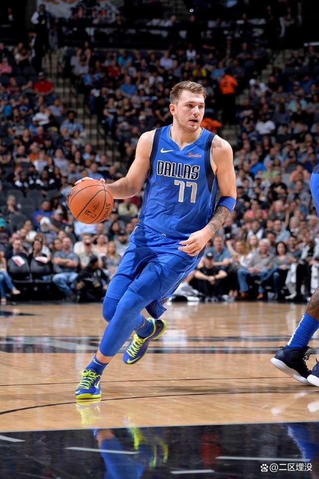 爱游戏官方APP下载地址东契奇在美国队比赛中战术调整，刷新纪录引发热议！的简单介绍